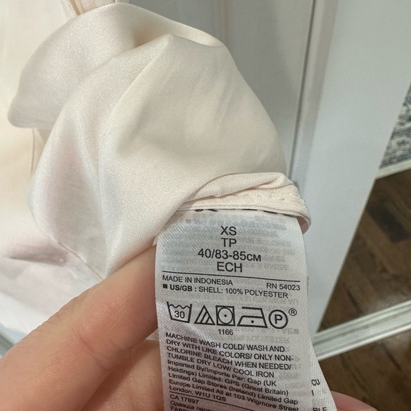 Banana Republic Ivory Minimalist Sleeveless Blouse XS - Picture 5 of 7